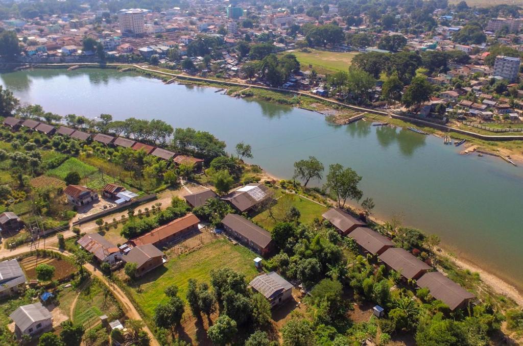 Riverside Hsipaw Resort Eksteriør bilde